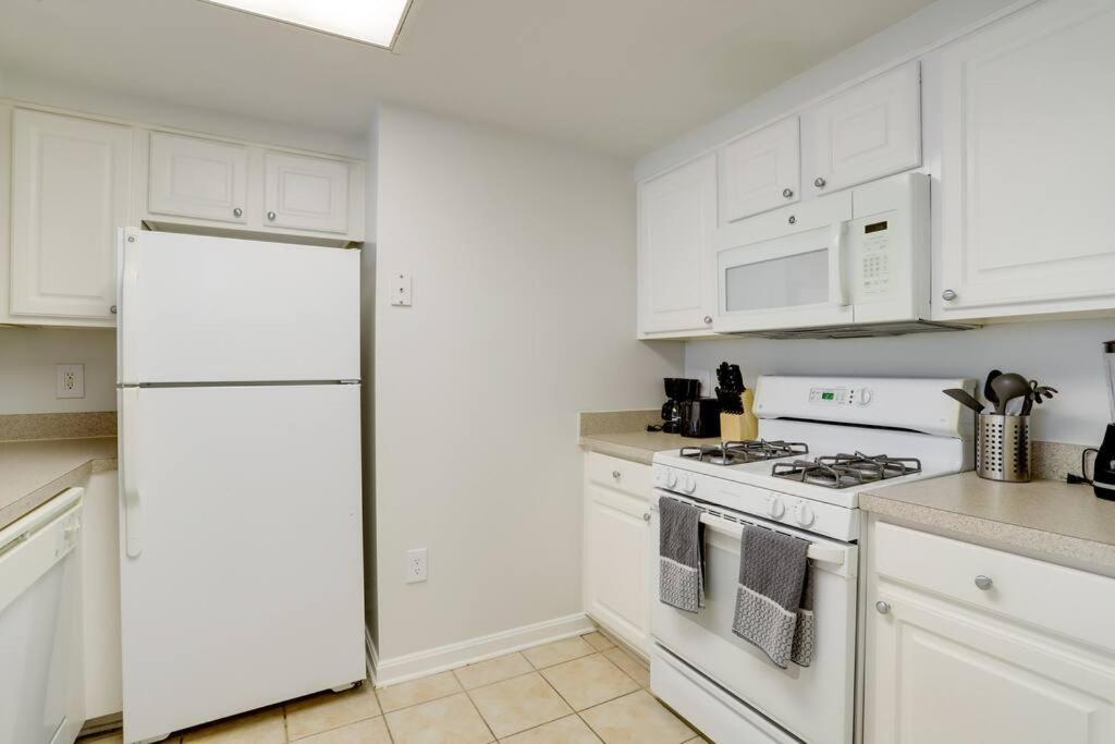 Fantastic 2 Bedroom Condo At Ballston With Gym Arlington Dış mekan fotoğraf