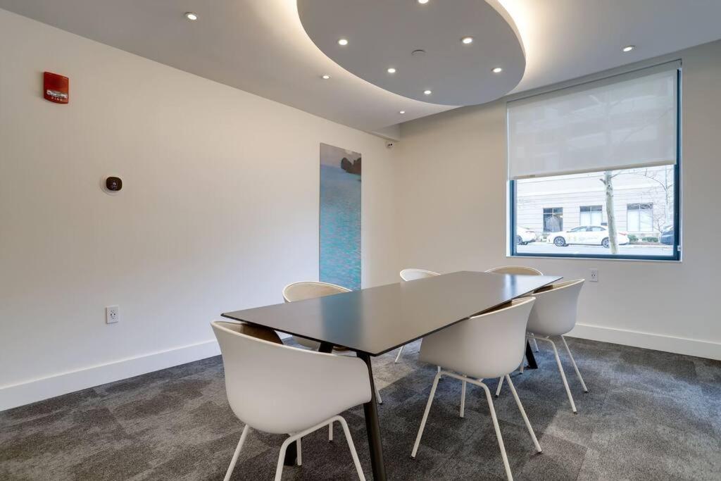 Fantastic 2 Bedroom Condo At Ballston With Gym Arlington Dış mekan fotoğraf