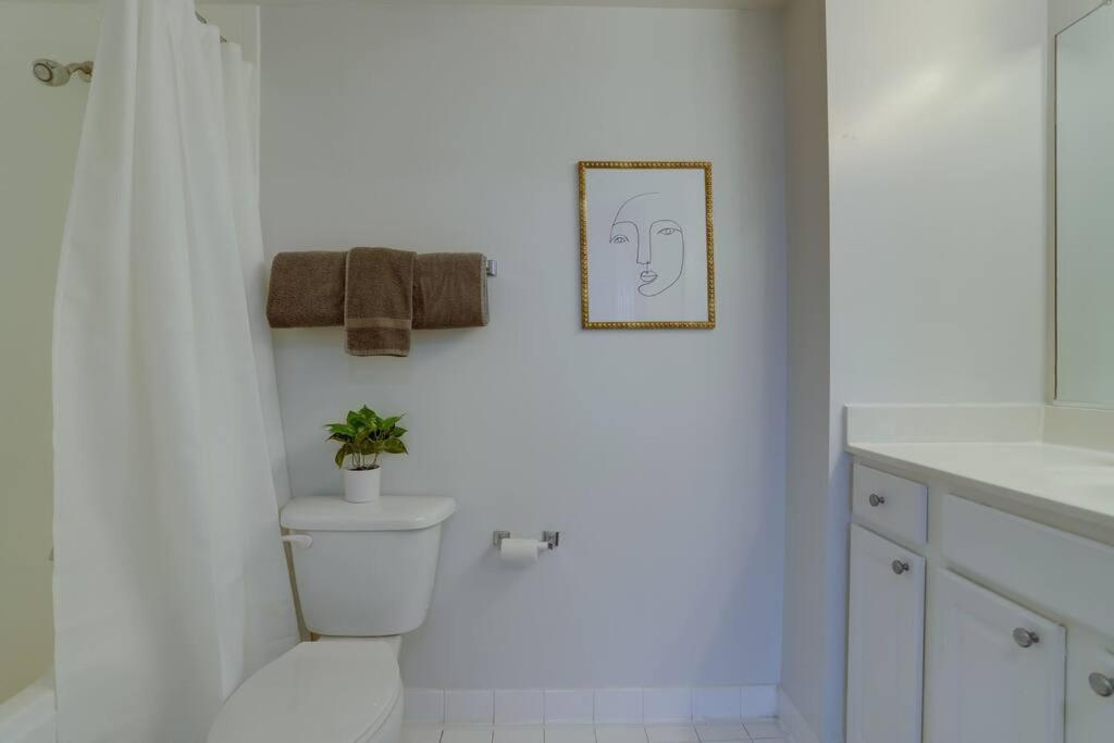Fantastic 2 Bedroom Condo At Ballston With Gym Arlington Dış mekan fotoğraf