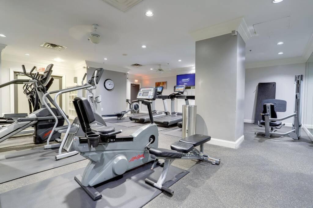 Fantastic 2 Bedroom Condo At Ballston With Gym Arlington Dış mekan fotoğraf